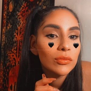 Meet your Posher, Lorraine